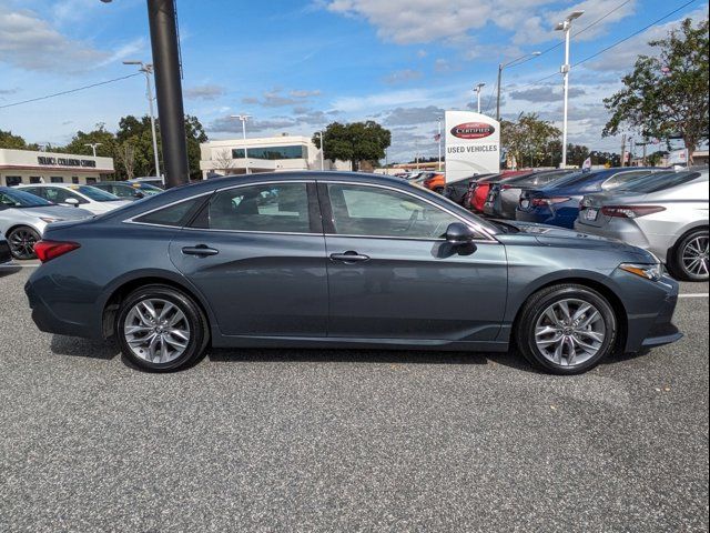 2022 Toyota Avalon XLE