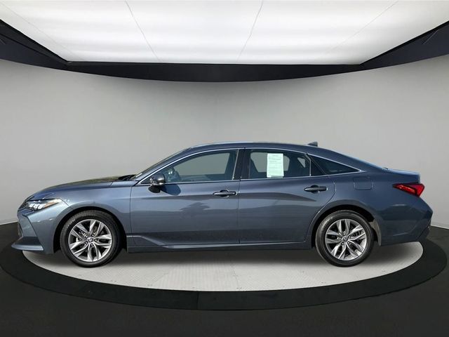 2022 Toyota Avalon XLE