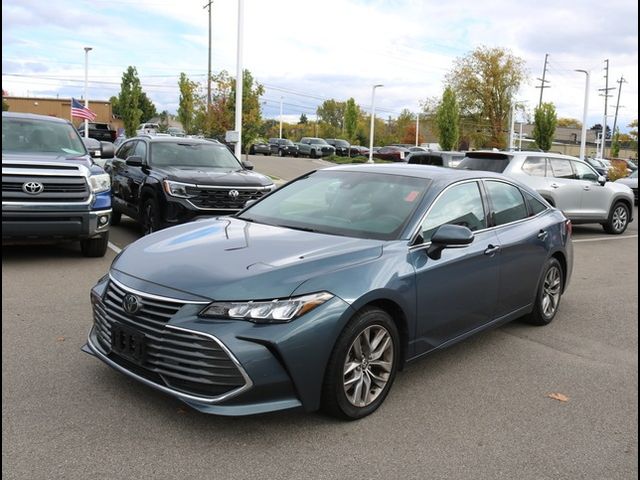 2022 Toyota Avalon XLE