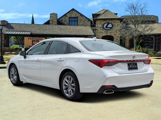 2022 Toyota Avalon XLE