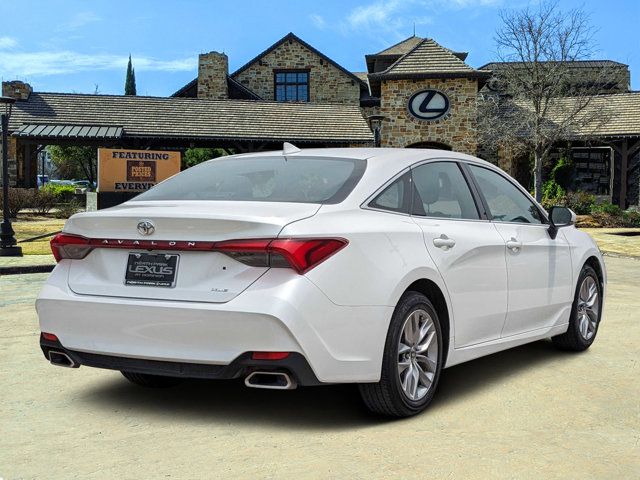 2022 Toyota Avalon XLE