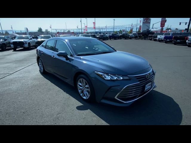 2022 Toyota Avalon XLE