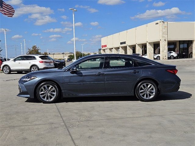 2022 Toyota Avalon XLE