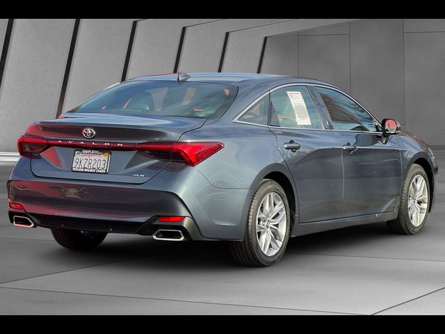 2022 Toyota Avalon XLE