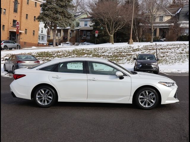 2022 Toyota Avalon XLE