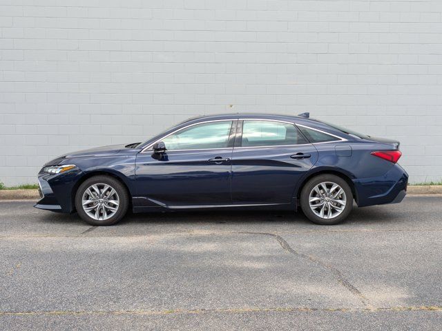 2022 Toyota Avalon Hybrid XLE