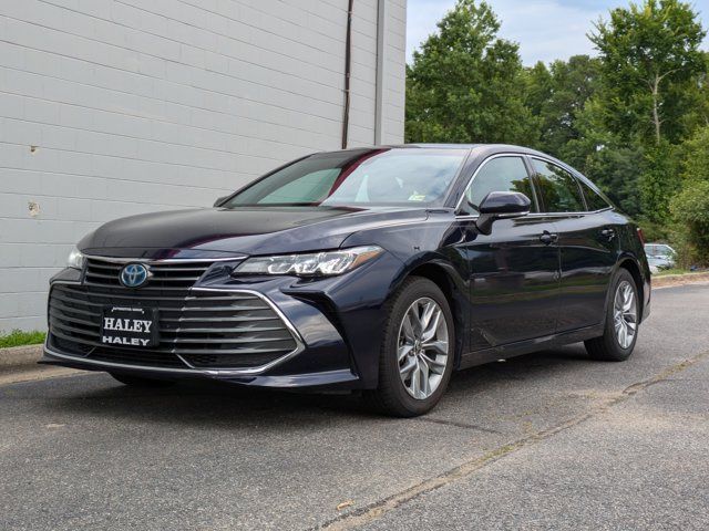 2022 Toyota Avalon Hybrid XLE