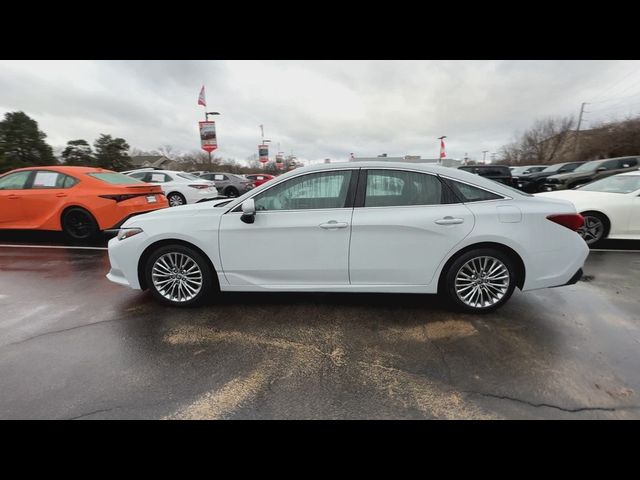 2022 Toyota Avalon Hybrid Limited