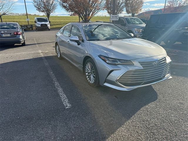 2022 Toyota Avalon Hybrid Limited