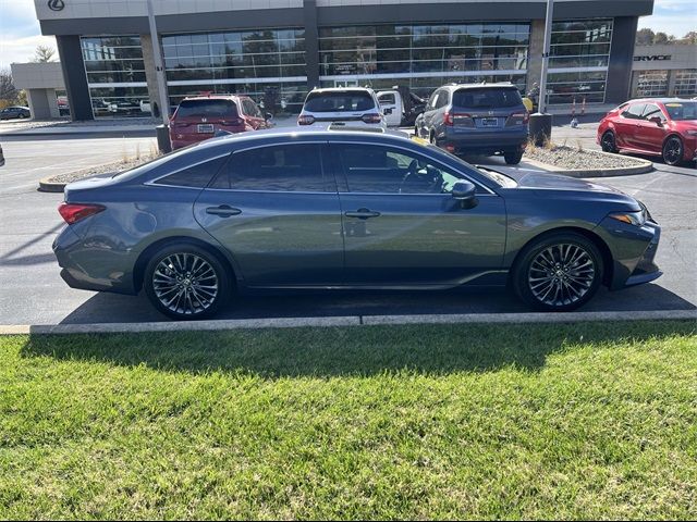 2022 Toyota Avalon Hybrid Limited