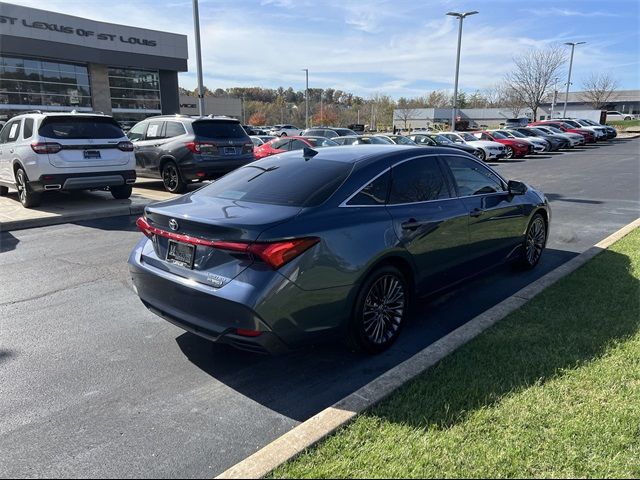 2022 Toyota Avalon Hybrid Limited