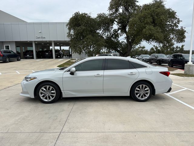 2022 Toyota Avalon Hybrid XLE