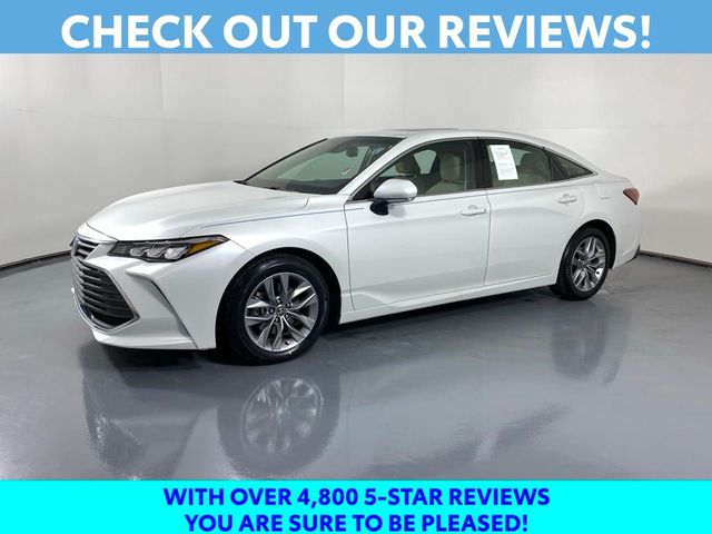 2022 Toyota Avalon Hybrid XLE