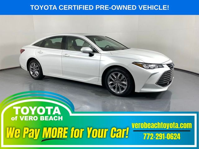 2022 Toyota Avalon Hybrid XLE