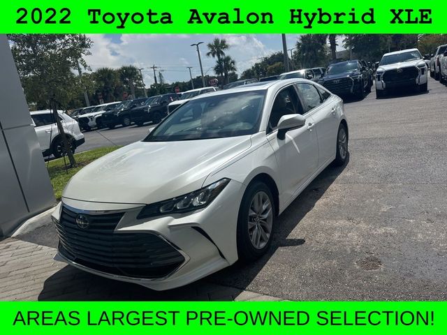 2022 Toyota Avalon Hybrid XLE