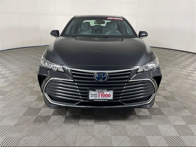 2022 Toyota Avalon Hybrid XLE