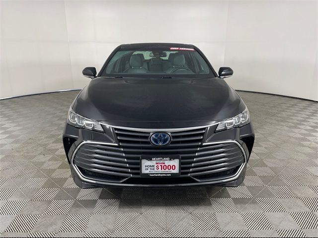 2022 Toyota Avalon Hybrid XLE