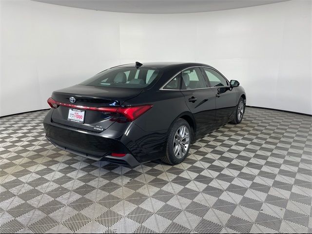 2022 Toyota Avalon Hybrid XLE