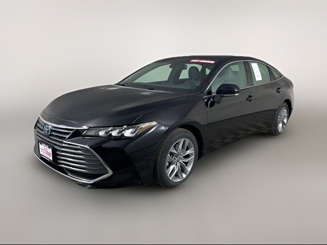 2022 Toyota Avalon Hybrid XLE