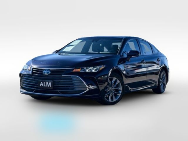 2022 Toyota Avalon Hybrid XLE