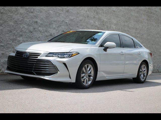 2022 Toyota Avalon Hybrid XLE