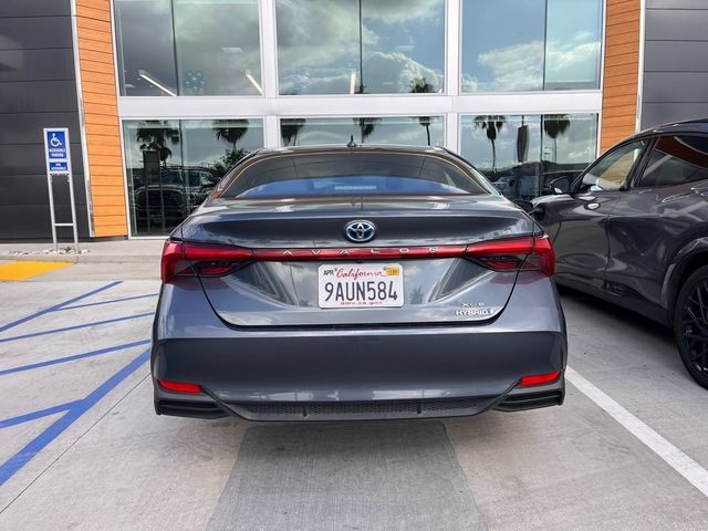 2022 Toyota Avalon Hybrid XLE