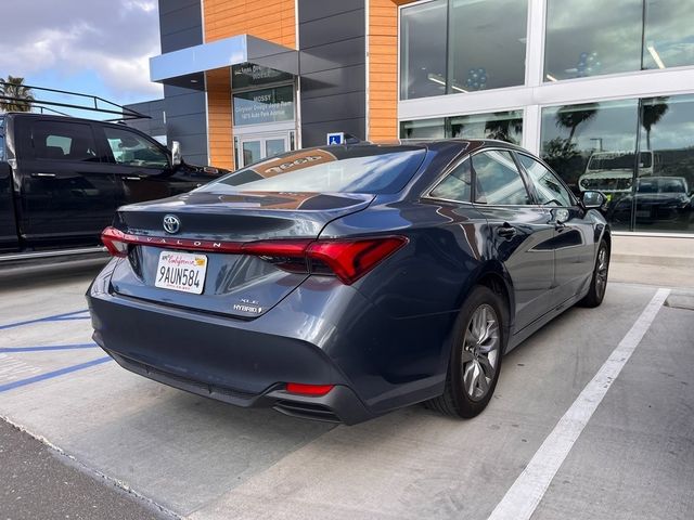 2022 Toyota Avalon Hybrid XLE