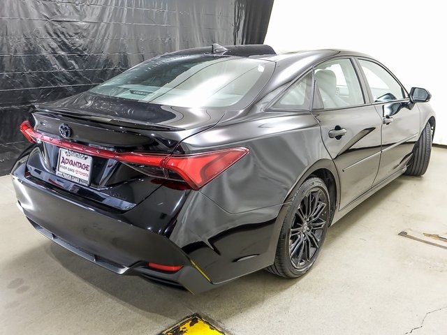 2022 Toyota Avalon Hybrid XSE Nightshade