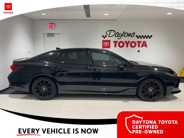 2022 Toyota Avalon Hybrid XSE Nightshade