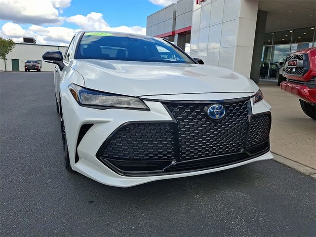 2022 Toyota Avalon Hybrid XSE Nightshade