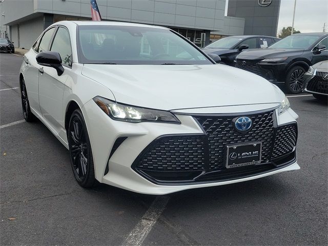 2022 Toyota Avalon Hybrid XSE Nightshade