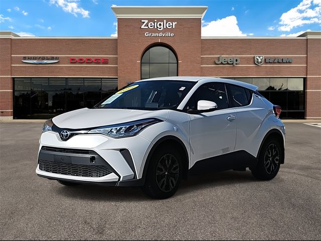 2022 Toyota C-HR XLE