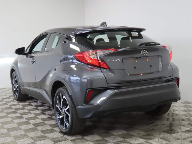 2022 Toyota C-HR XLE