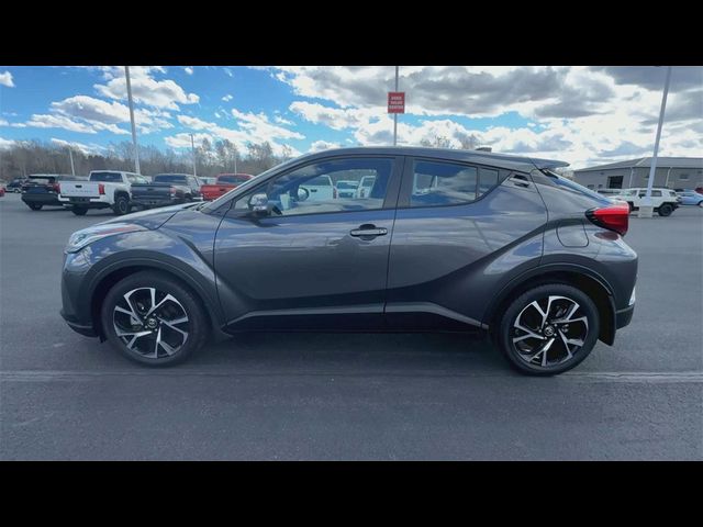 2022 Toyota C-HR XLE