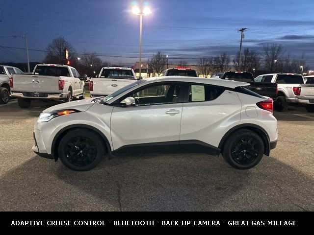 2022 Toyota C-HR XLE