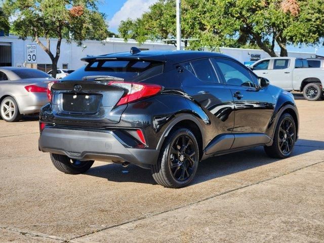 2022 Toyota C-HR XLE