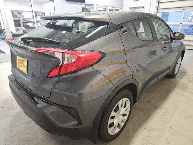 2022 Toyota C-HR XLE