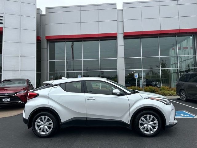 2022 Toyota C-HR XLE