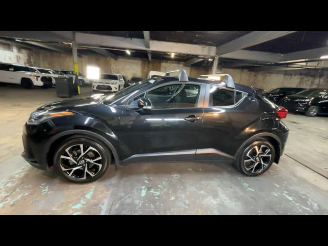 2022 Toyota C-HR XLE