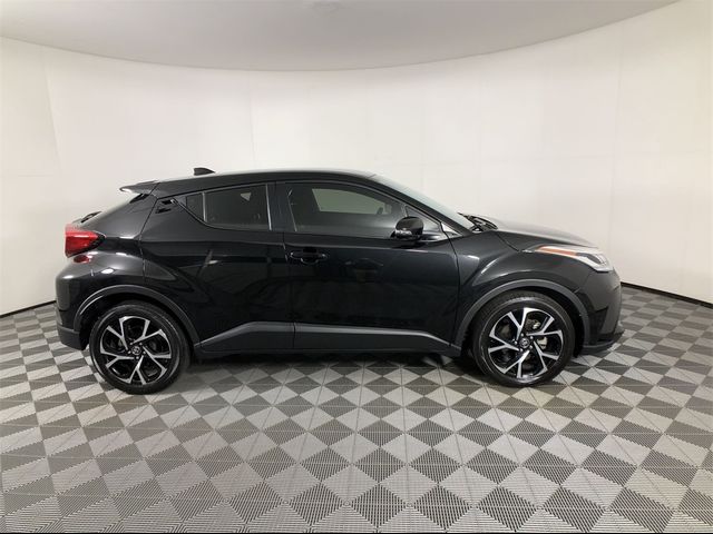 2022 Toyota C-HR XLE