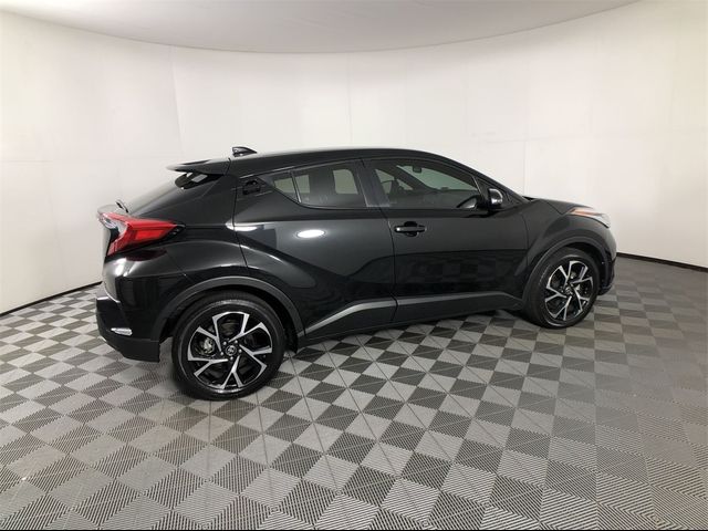 2022 Toyota C-HR XLE