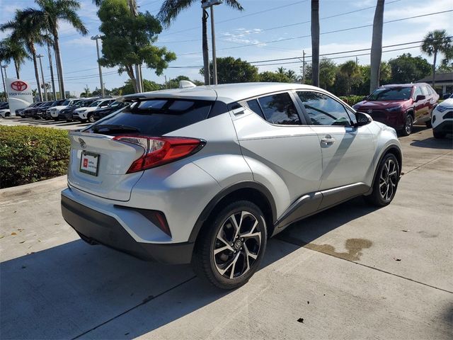 2022 Toyota C-HR XLE