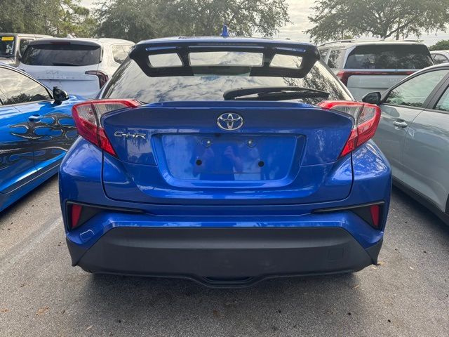 2022 Toyota C-HR XLE