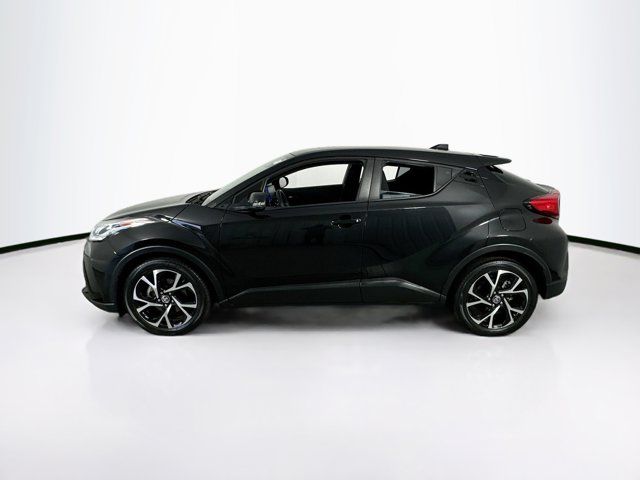 2022 Toyota C-HR XLE