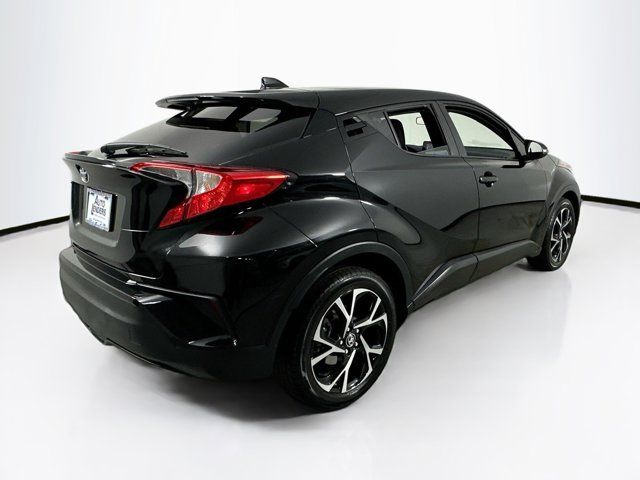 2022 Toyota C-HR XLE