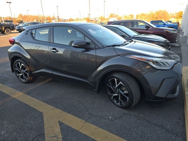 2022 Toyota C-HR XLE