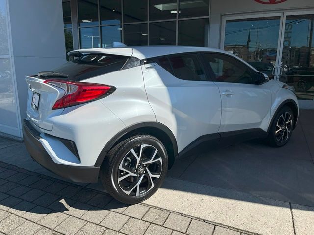 2022 Toyota C-HR XLE