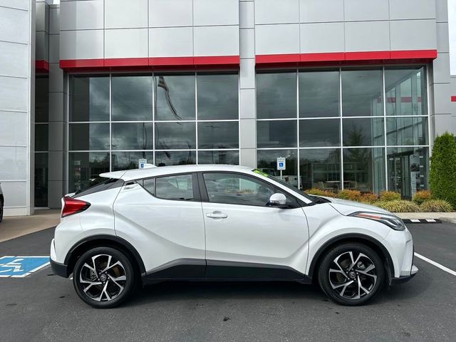 2022 Toyota C-HR XLE