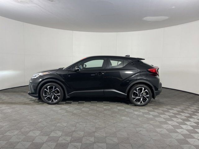 2022 Toyota C-HR XLE