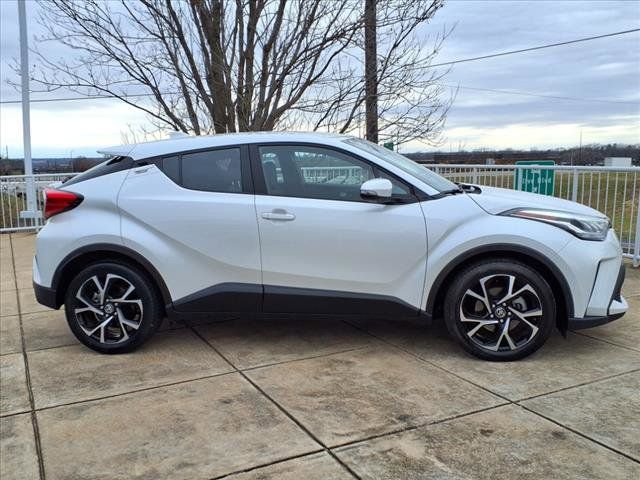 2022 Toyota C-HR XLE